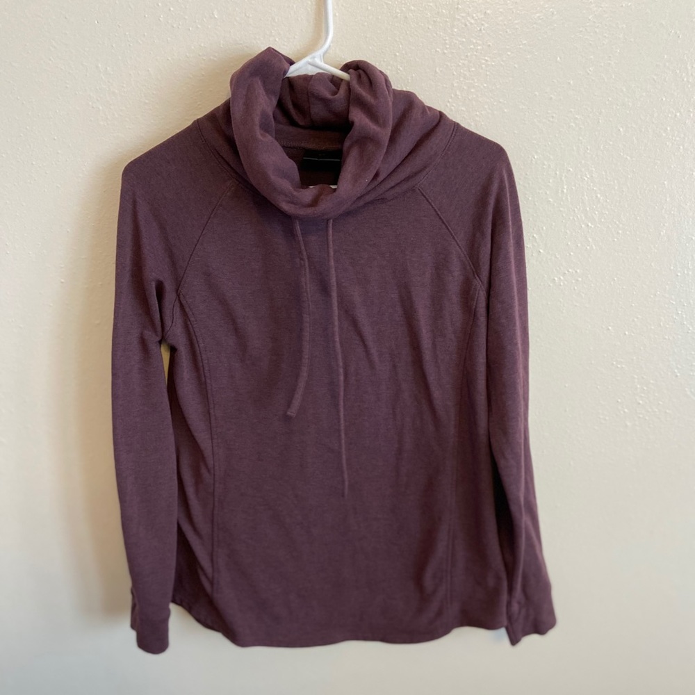 32• Heat Cowl Neck